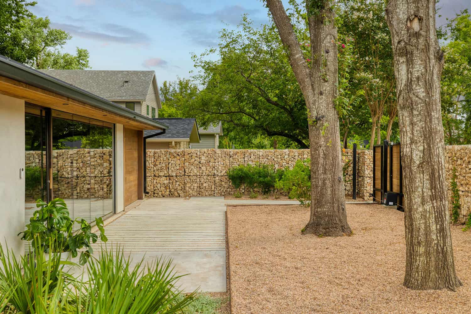 mid-century-modern-home-exterior