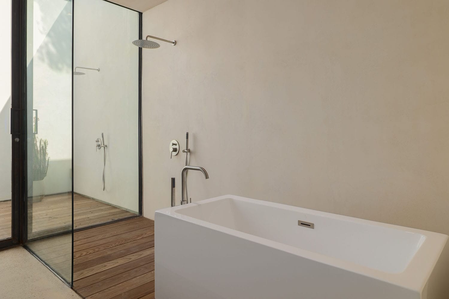 modern-freestanding-tub