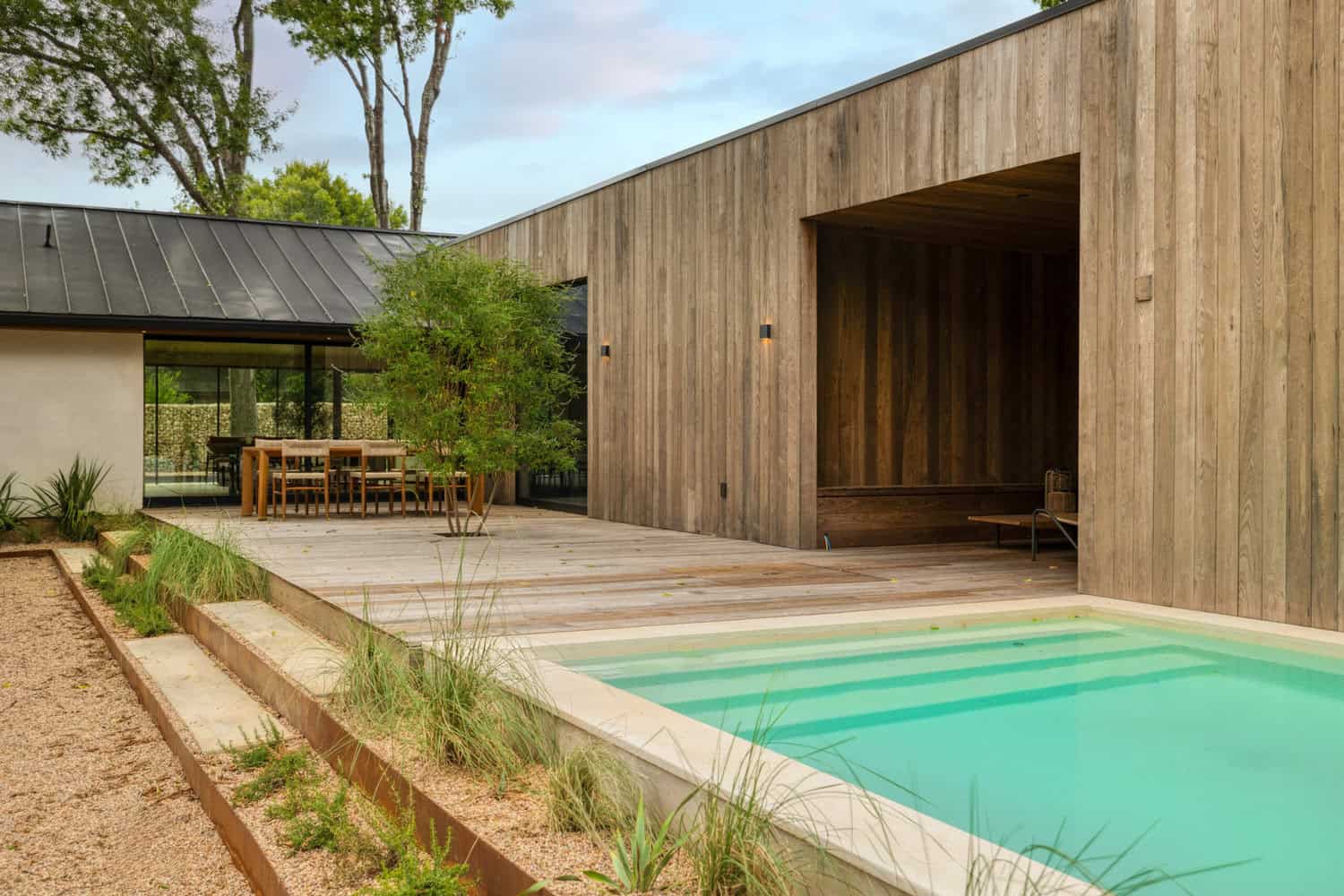 mid-century-modern-home-exterior-with-a-pool