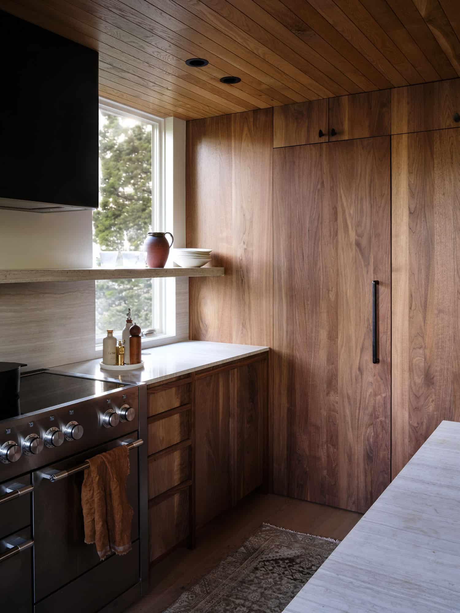 minimalist-wabi-sabi-kitchen