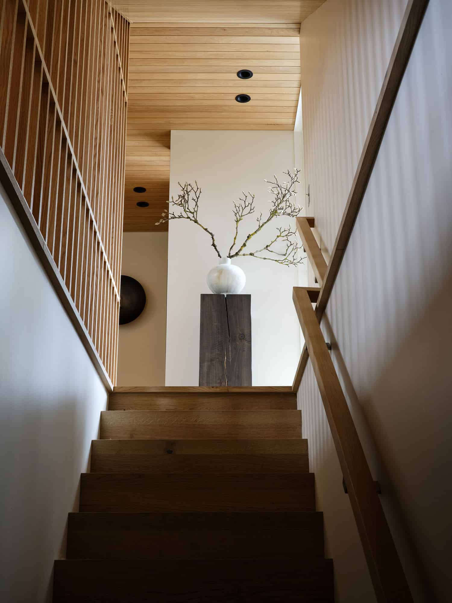 minimalist-wabi-sabi-staircase