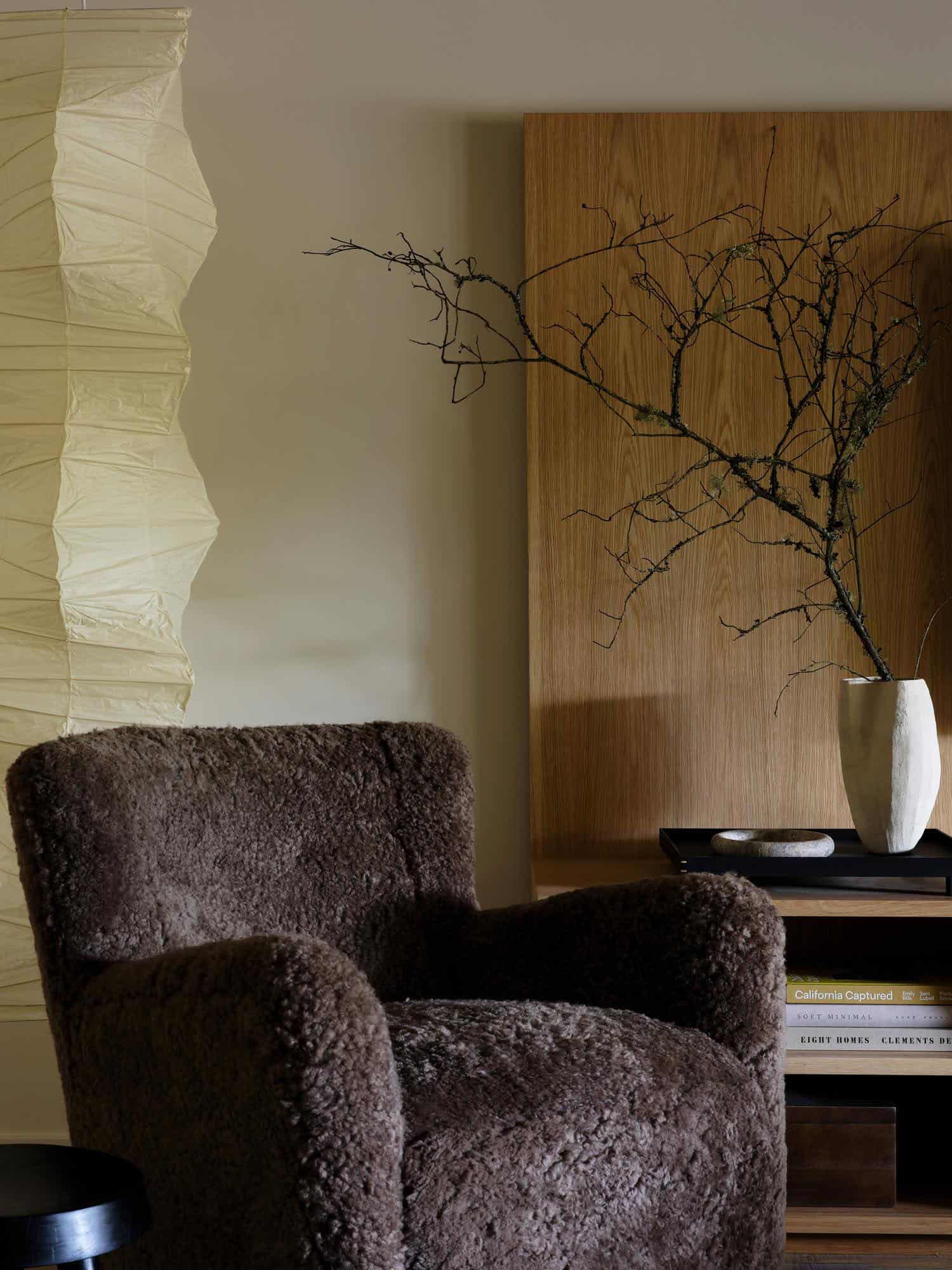 minimalist-wabi-sabi-family-room