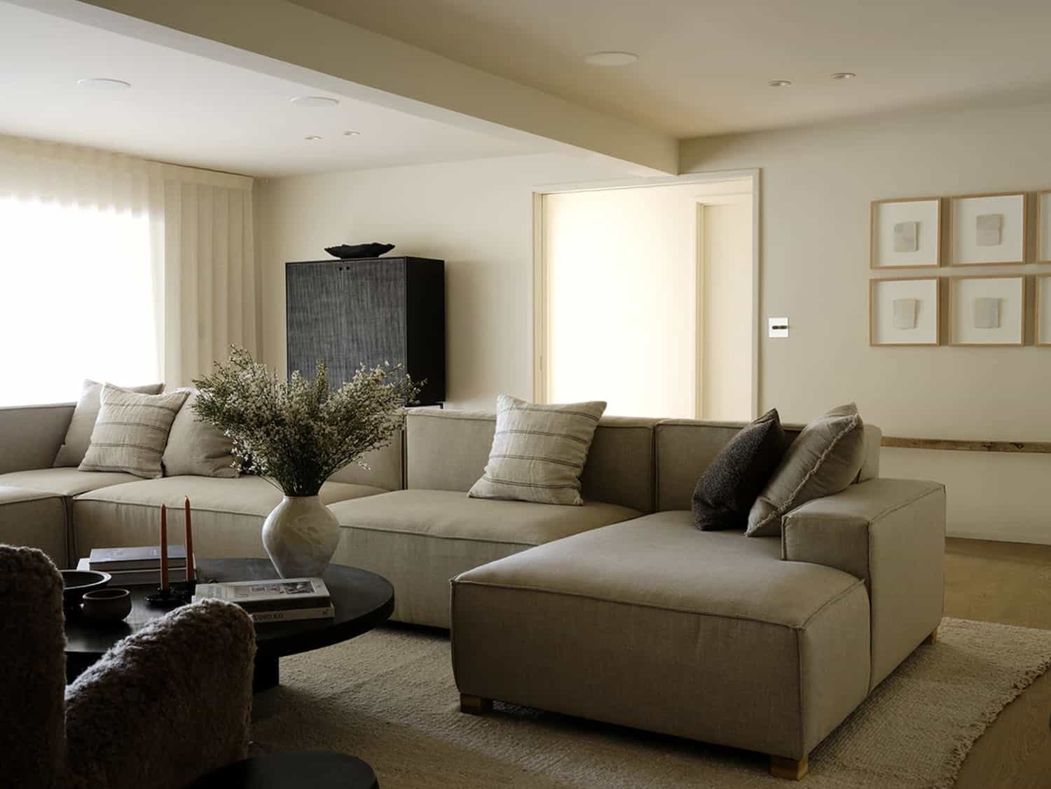 minimalist-wabi-sabi-living-room