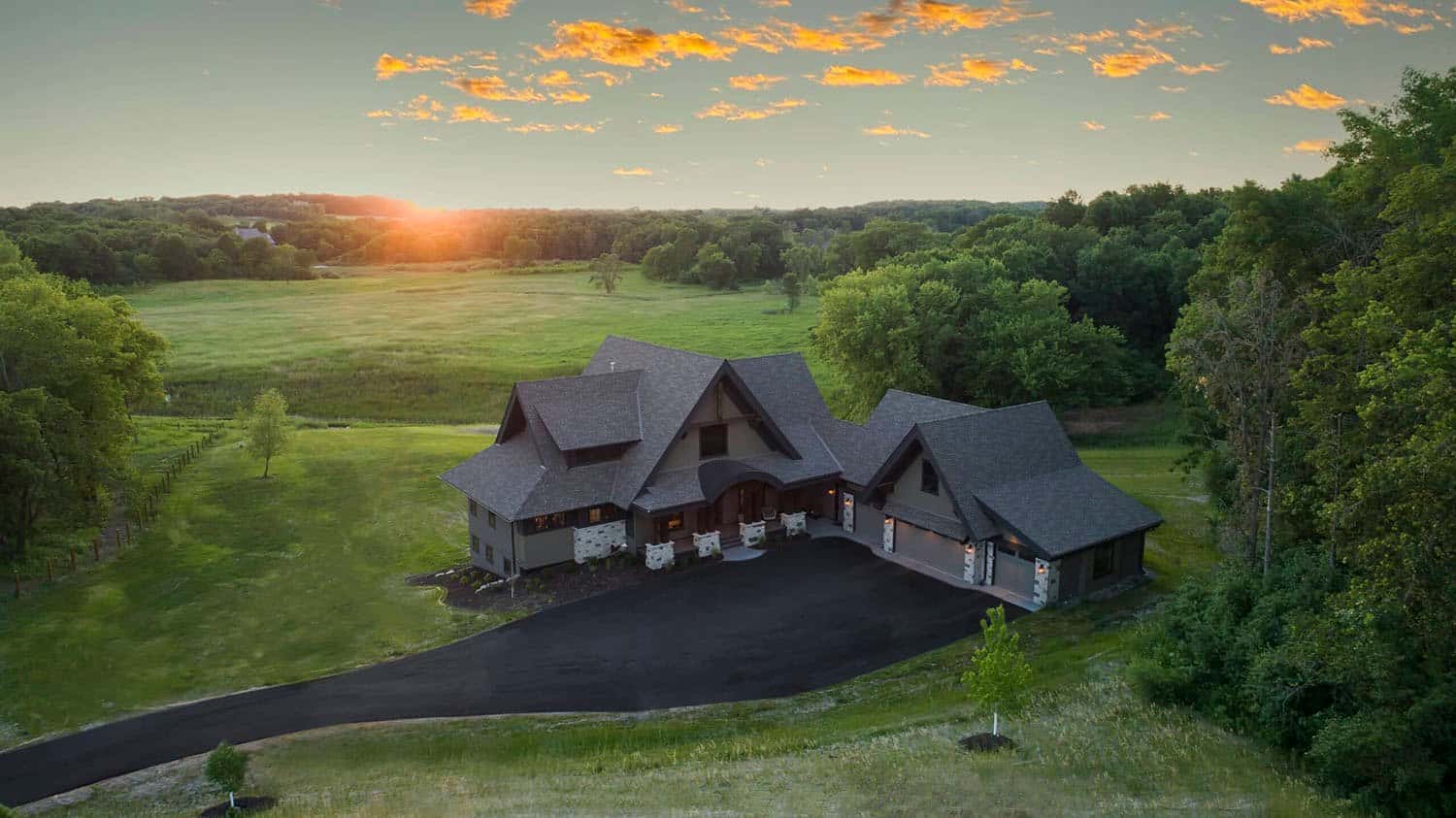 modern-ranch-house-exterior-aerial-view