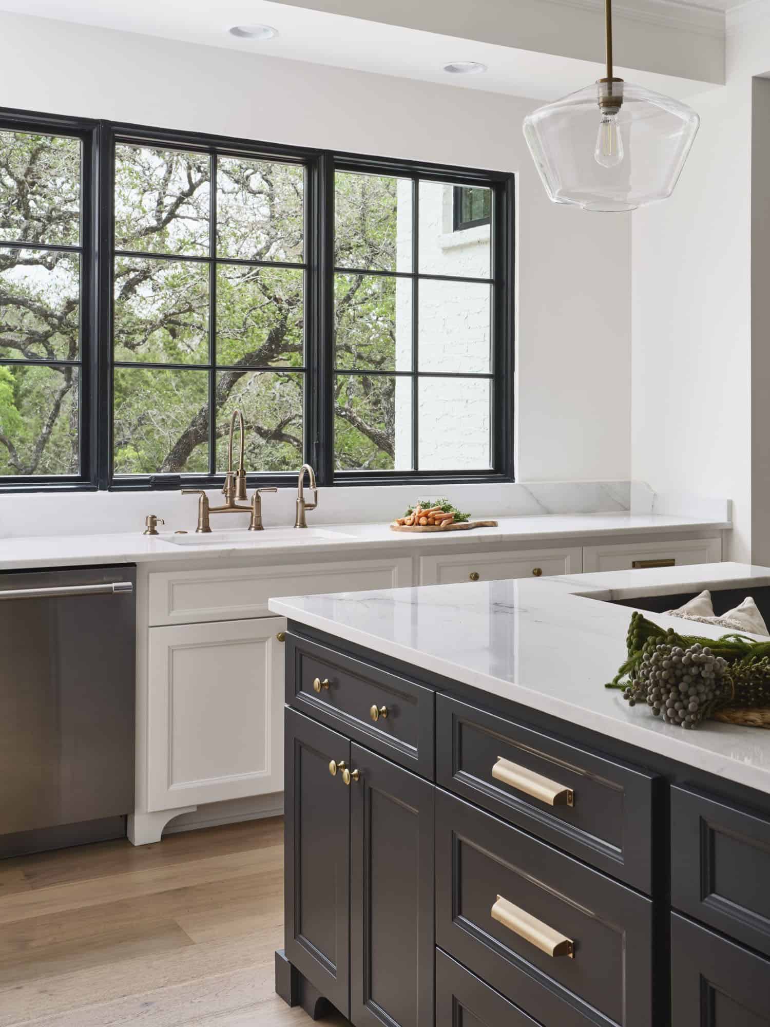 traditional-style-kitchen