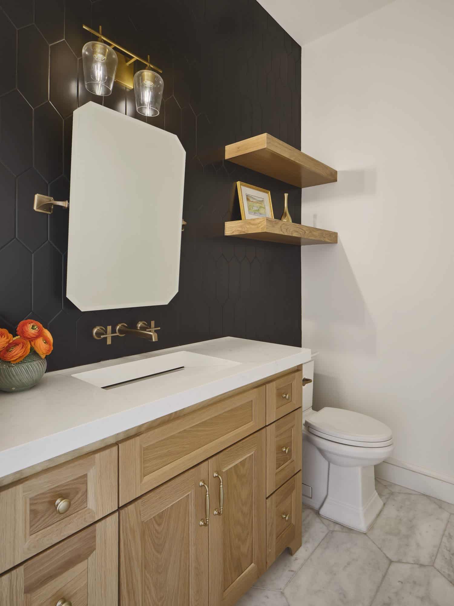 traditional-style-bathroom