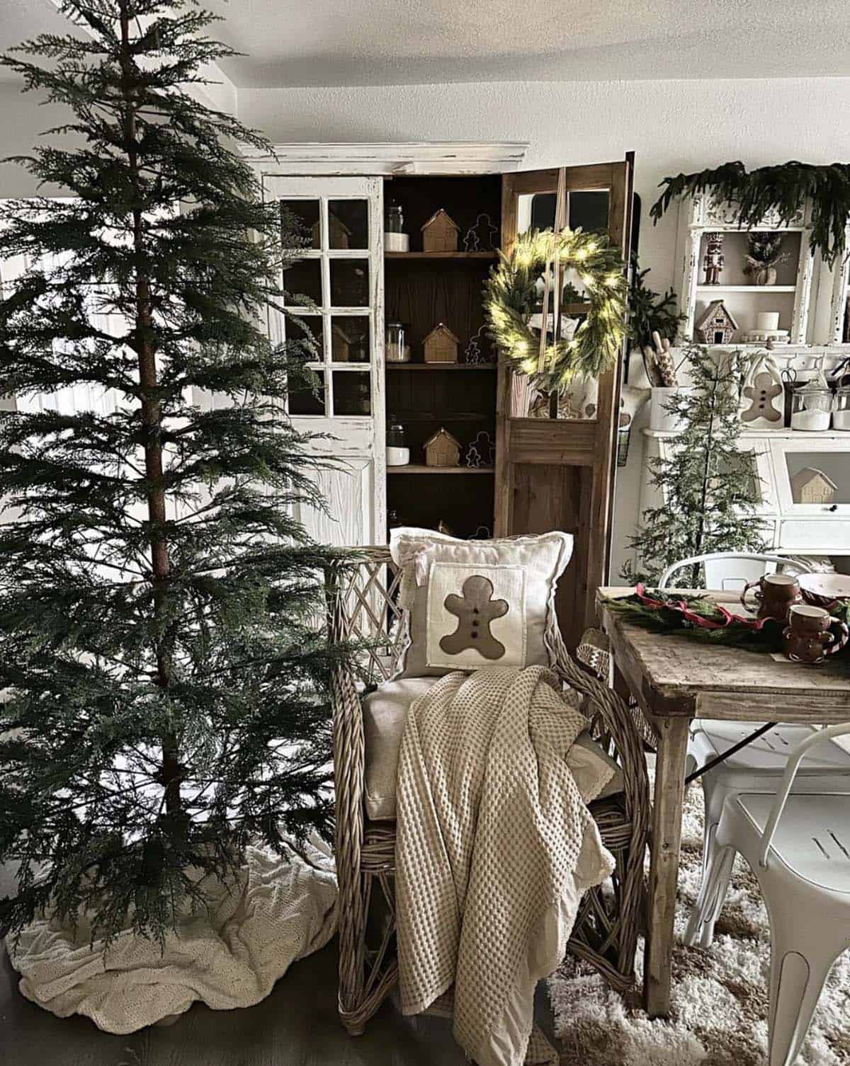 farmhouse style dining room decorated for christmas