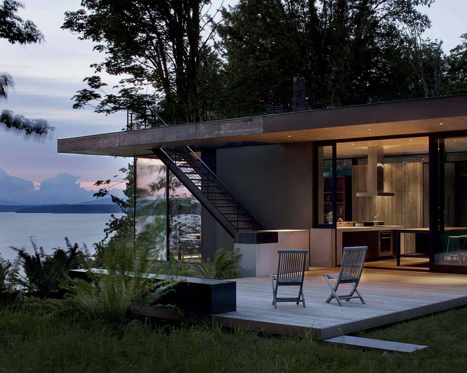 modern-home-exterior-at-dusk