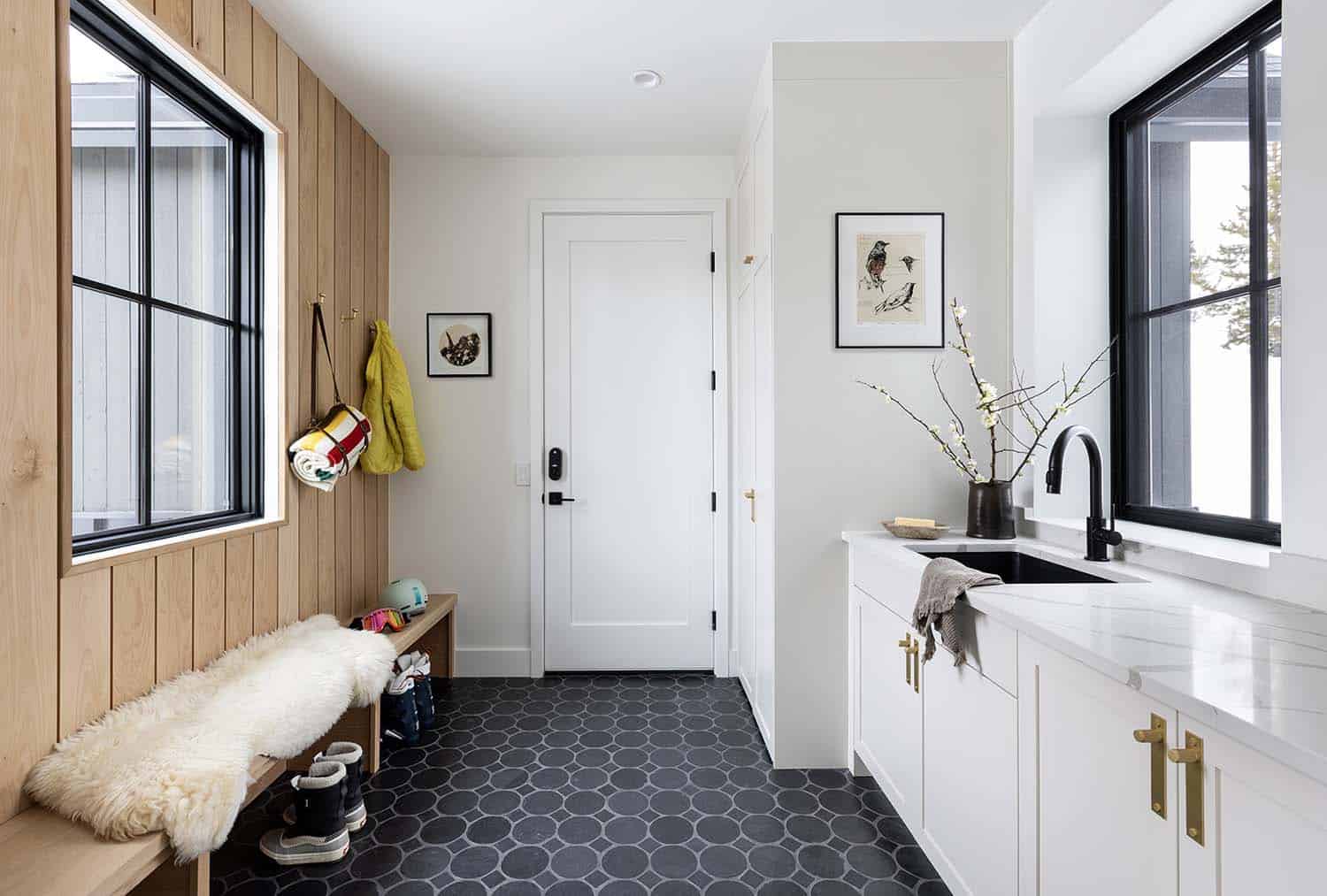 Scandinavian-organic-mudroom