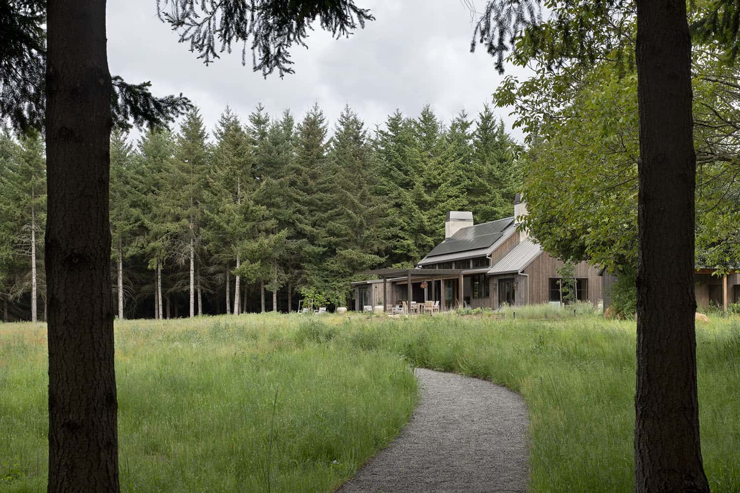 barn-inspired-home-exterior-landscape