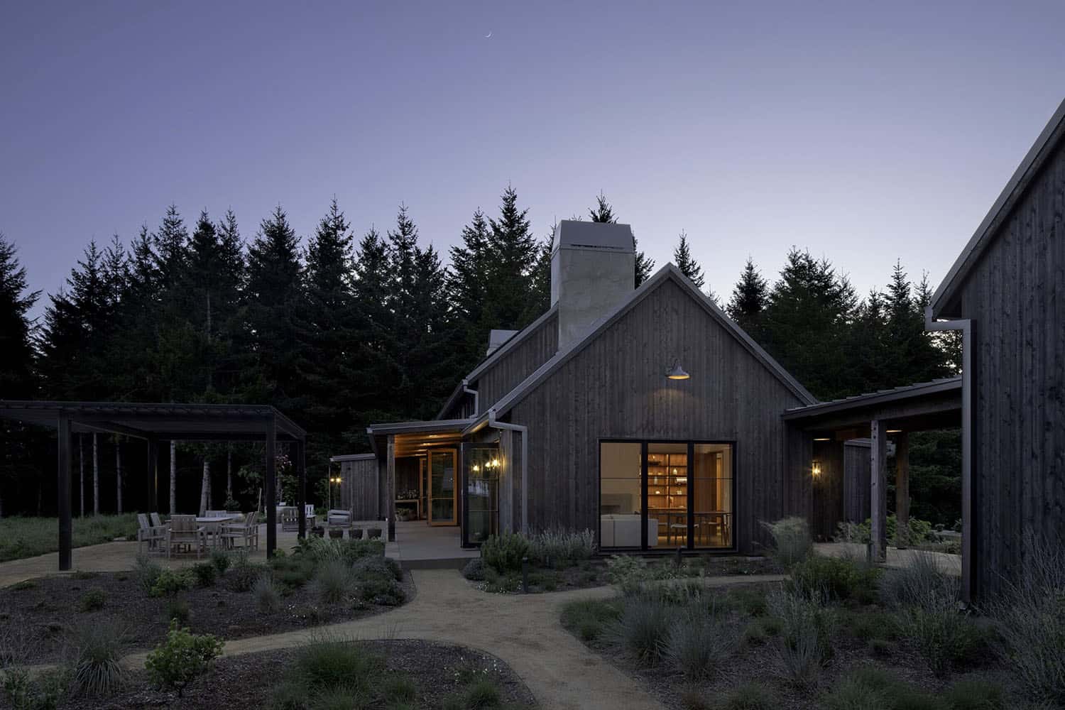 barn-inspired-home-exterior-at-dusk