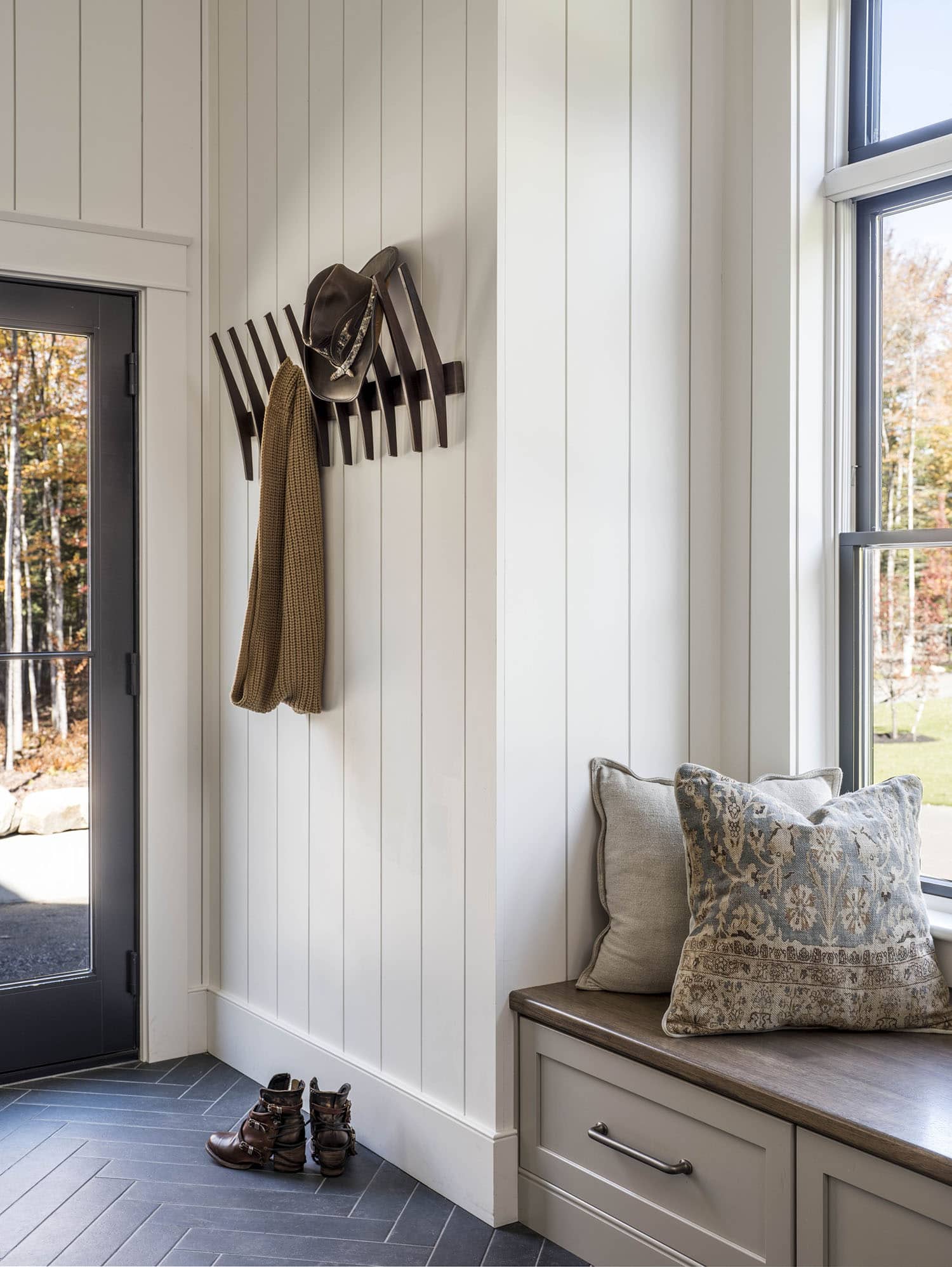 contemporary-mudroom-with-built-in-bench-seating
