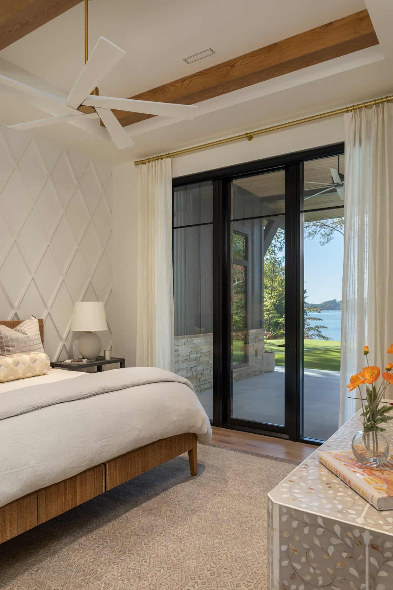 contemporary-bedroom