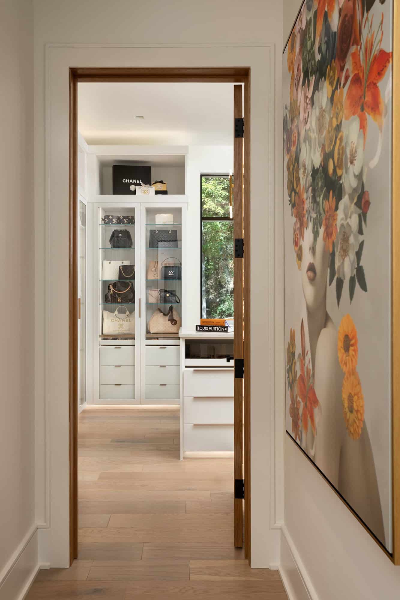 contemporary-hallway-leading-to-a-walk-in-closet