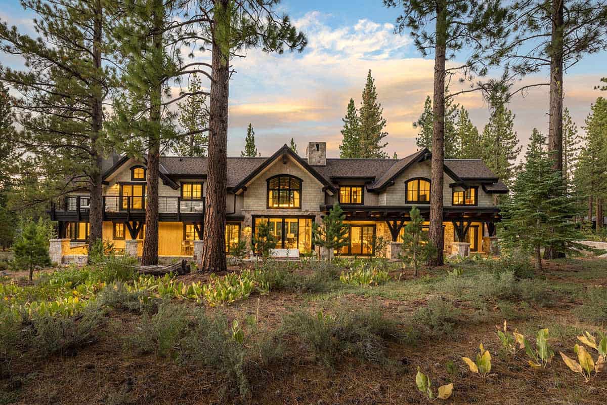 contemporary-mountain-home-exterior