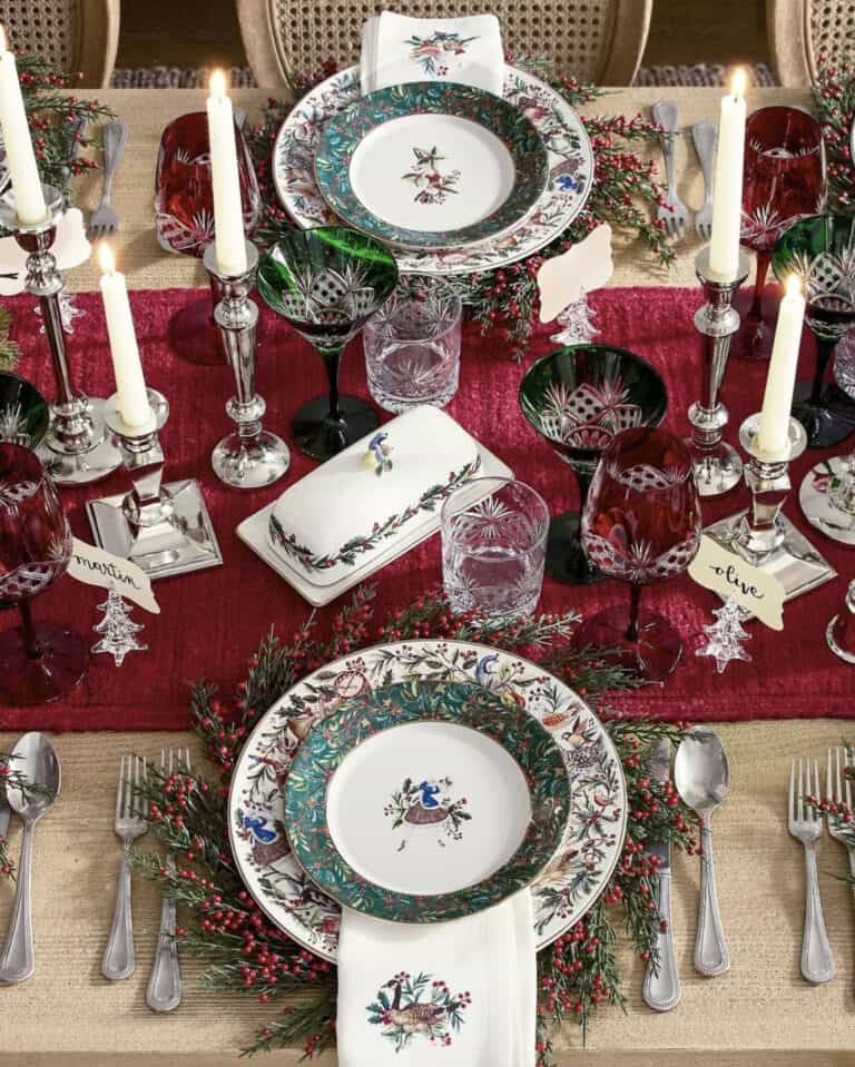 22 Stunning Christmas Table Setting Ideas For A Festive Holiday Feast — free download