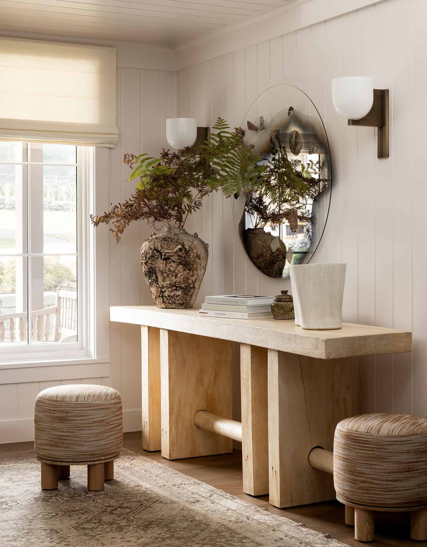 traditional-style-home-entry-with-a-console-table