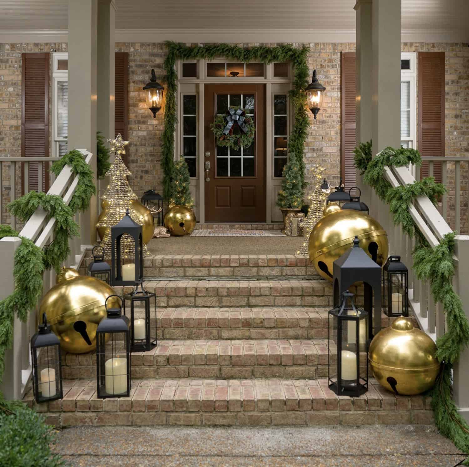 front-porch-with-christmas-decorations