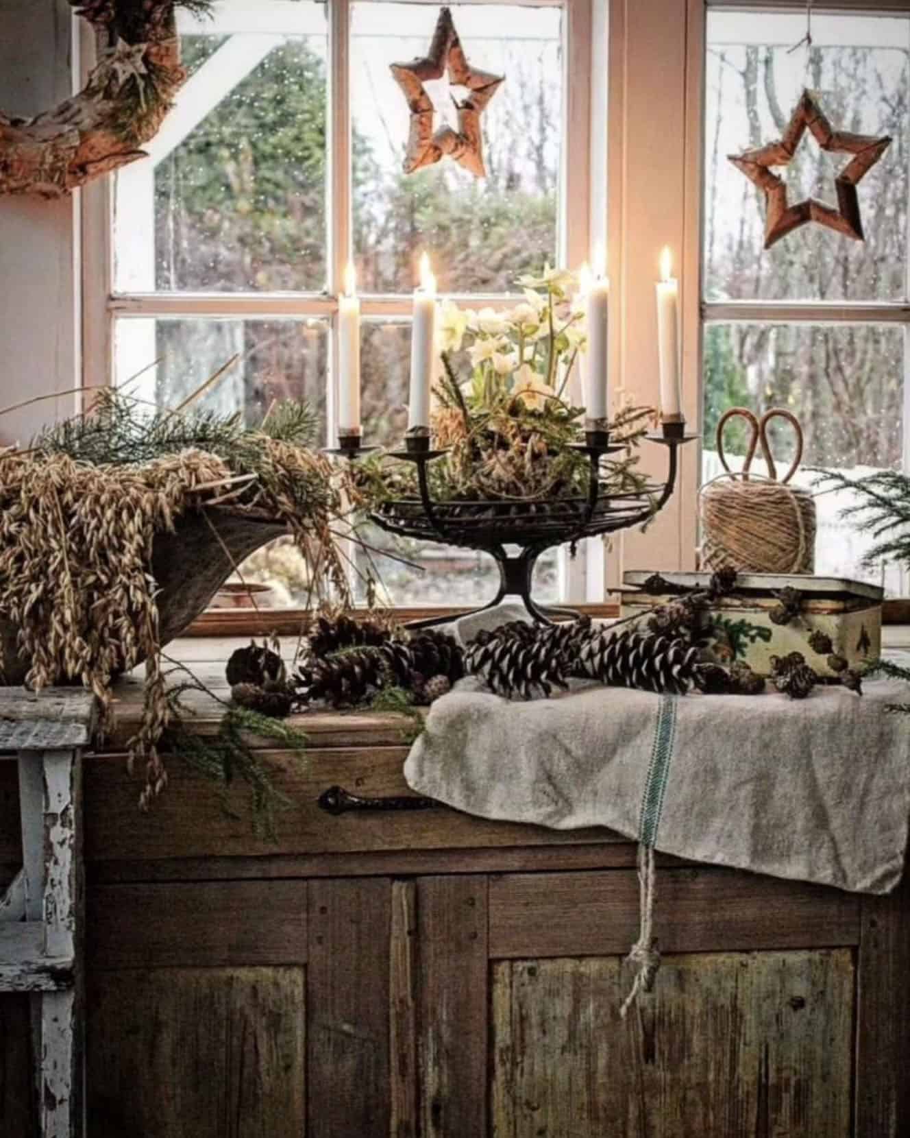 kitchen-window-countertop-decorated-for-christmas