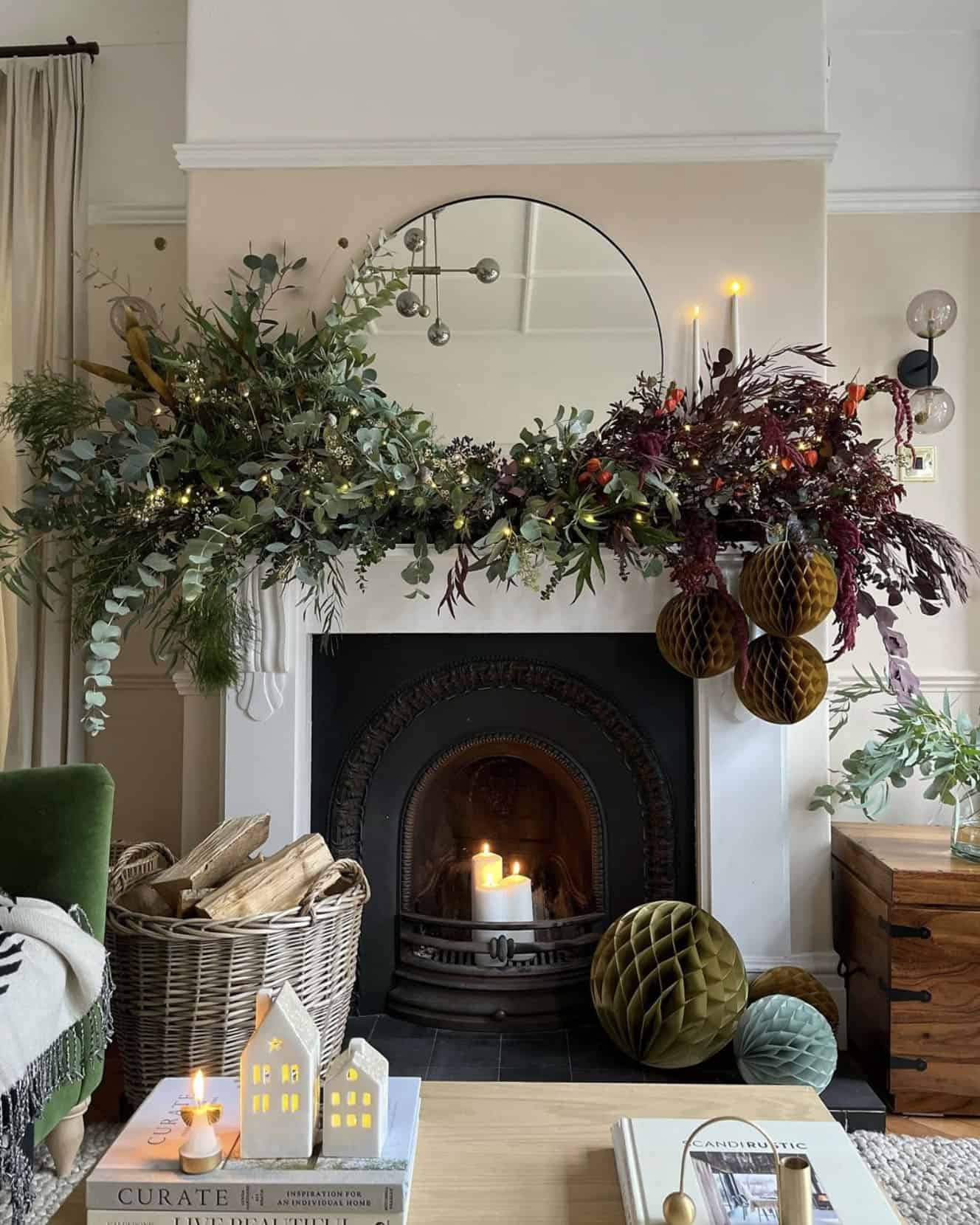 Christmas-mantel-garlands