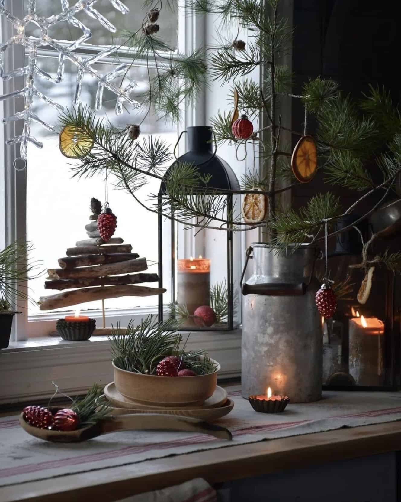 cozy-christmas-vignette-in-the-kitchen-window