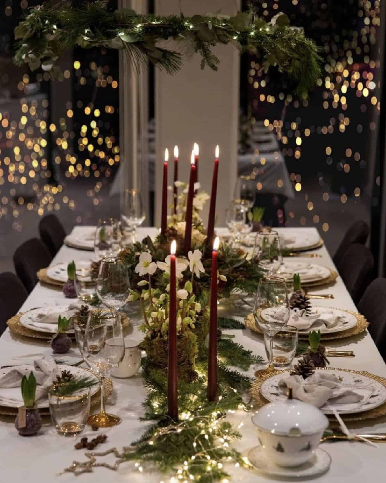 christmas-dining-table-with-twinkle-lights