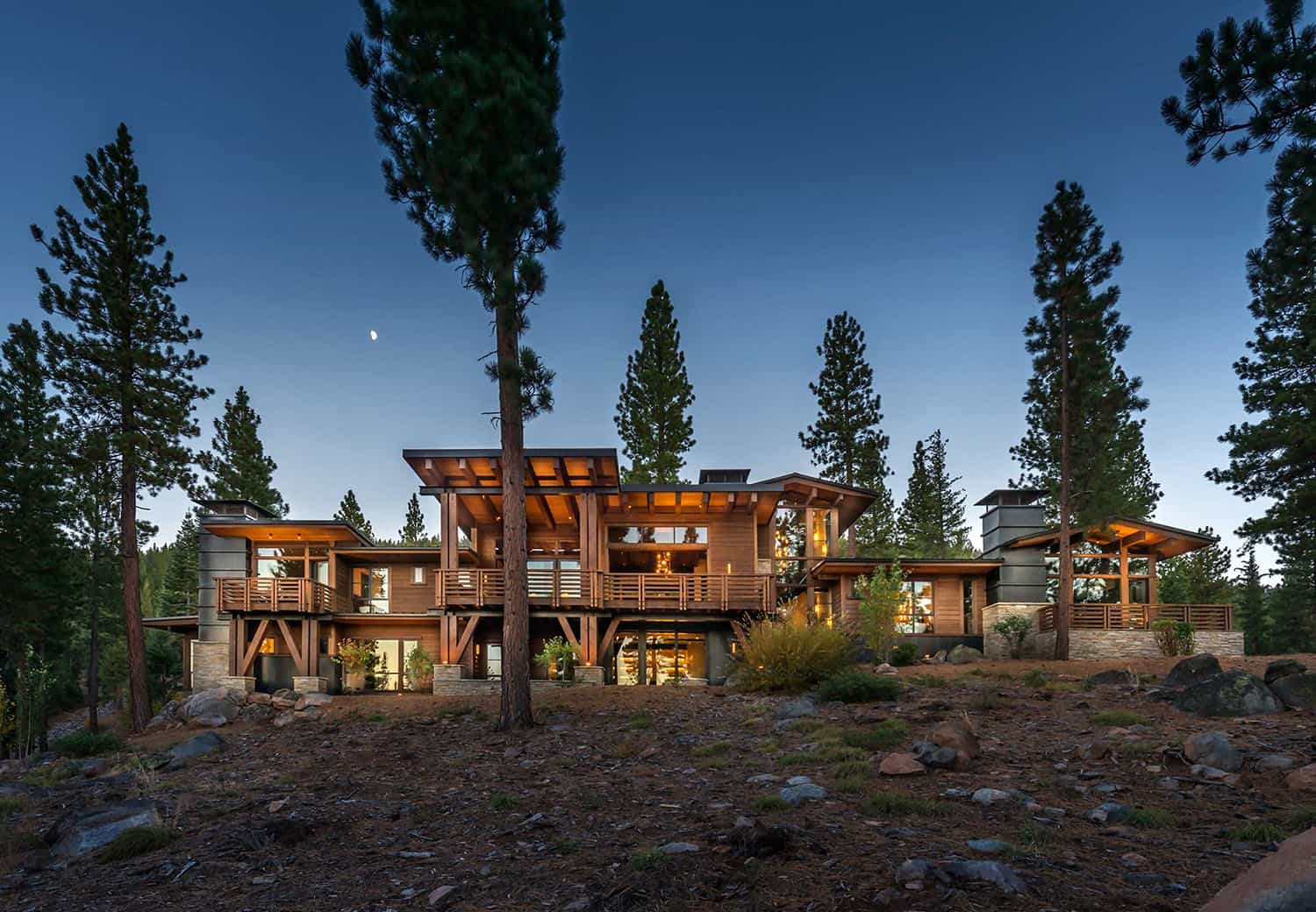 mountain-home-exterior-at-dusk