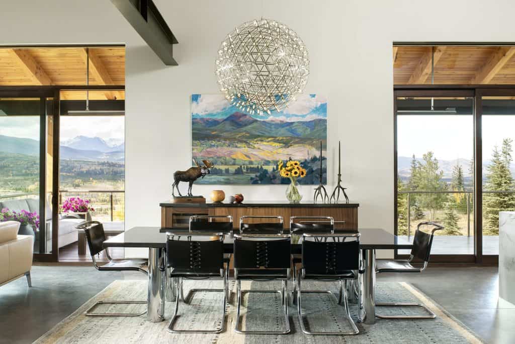 A contemporary hillside house connected to its surroundings in Colorado