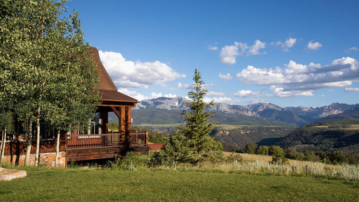 mountain-modern-home-exterior-with-a-landscape-view