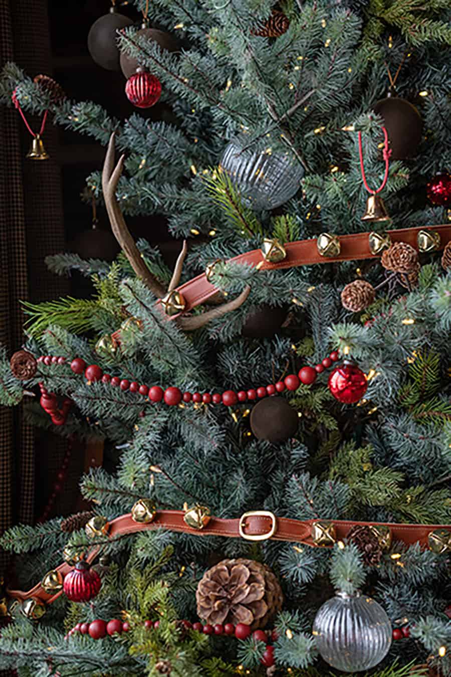 christmas-tree-in-the-living-room