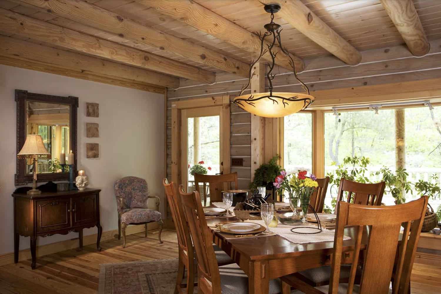 traditional-style-dining-room