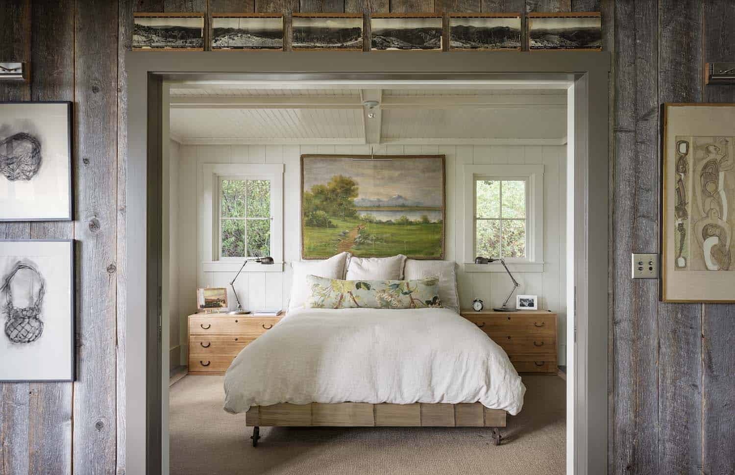 beach-cabin-style-bedroom