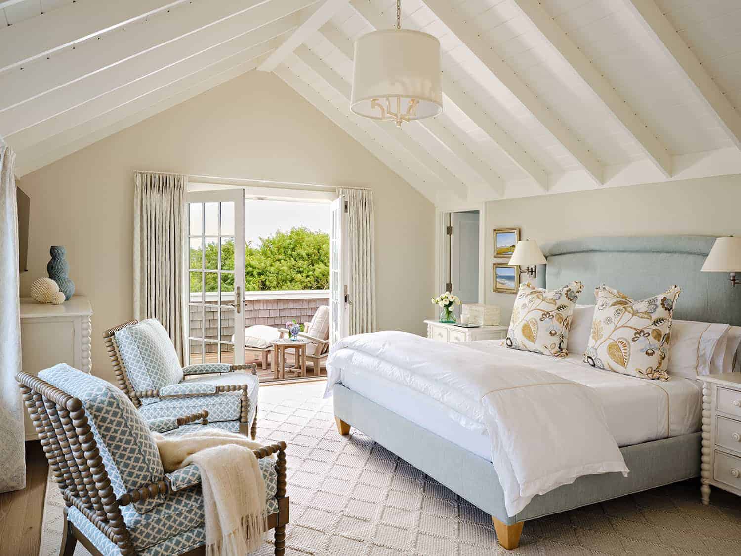 beach-style-bedroom