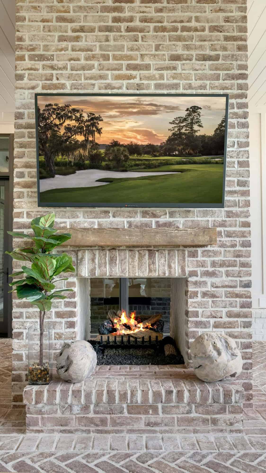 coastal-style-living-room-fireplace