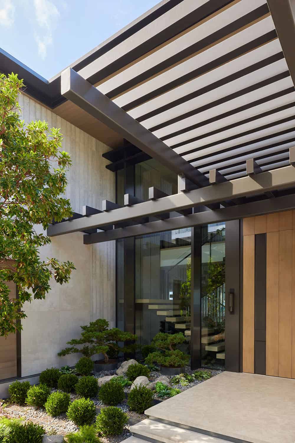 contemporary-home-exterior-entry