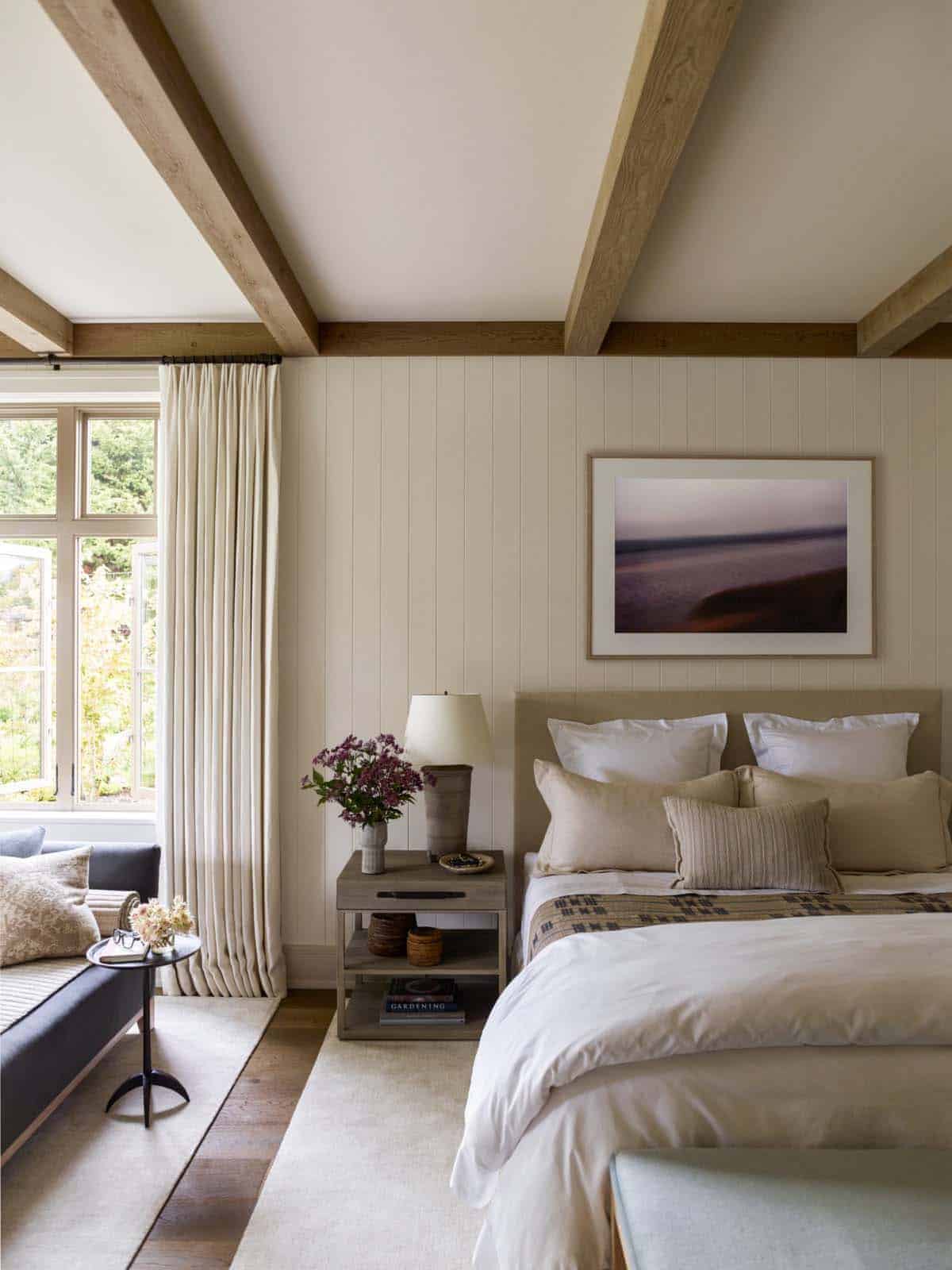 contemporary-coastal-style-bedroom