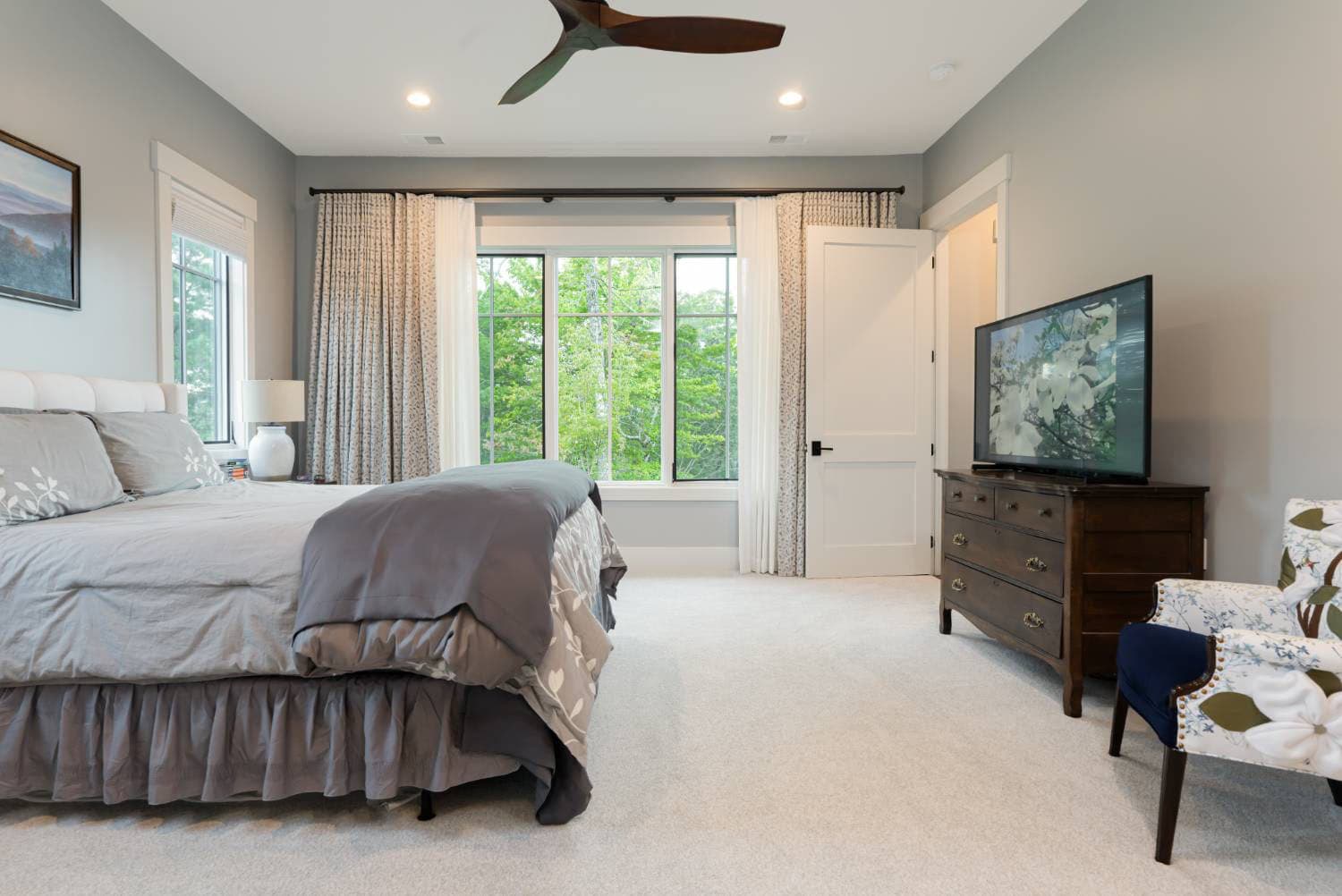 contemporary-craftsman-style-bedroom