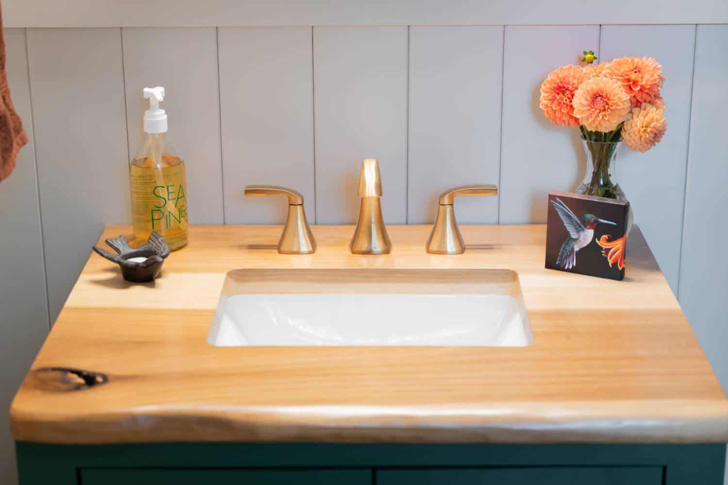 contemporary-powder-bath