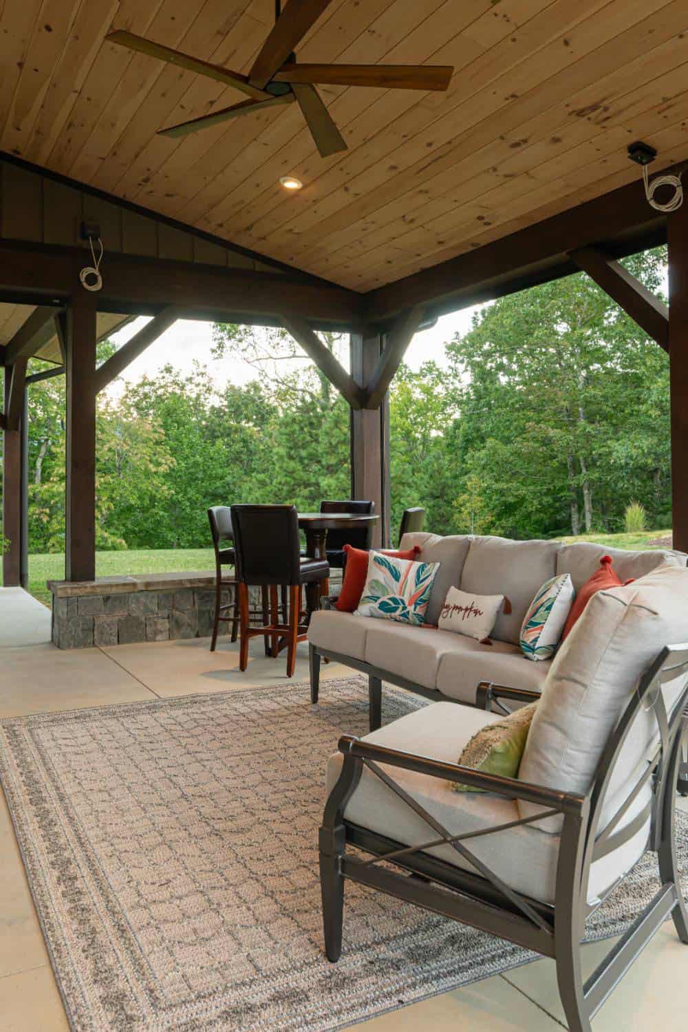 contemporary-craftsman-style-covered-porch-with-outdoor-furniture