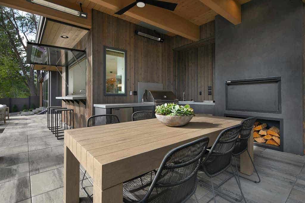 modern-home-exterior-covered-patio-with-alfresco-dining