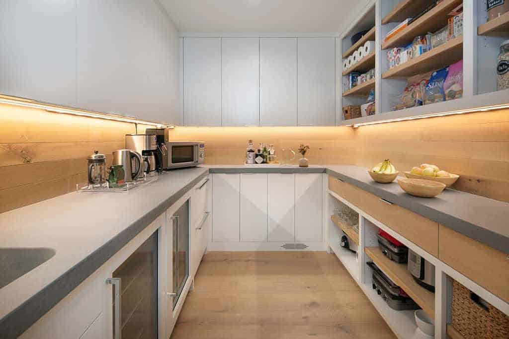 modern-kitchen-walk-in-pantry