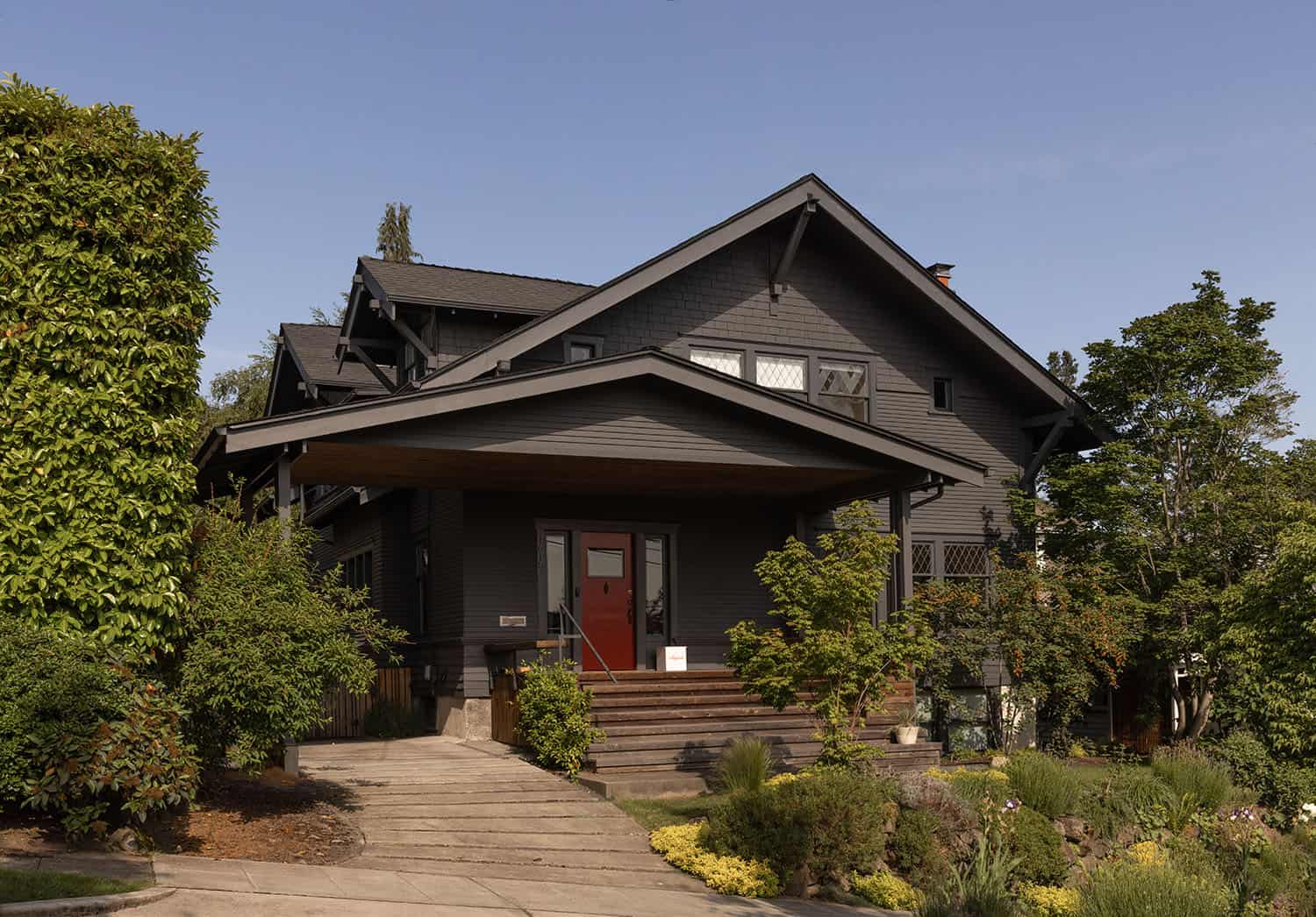 historic-craftsman-style-home-exterior