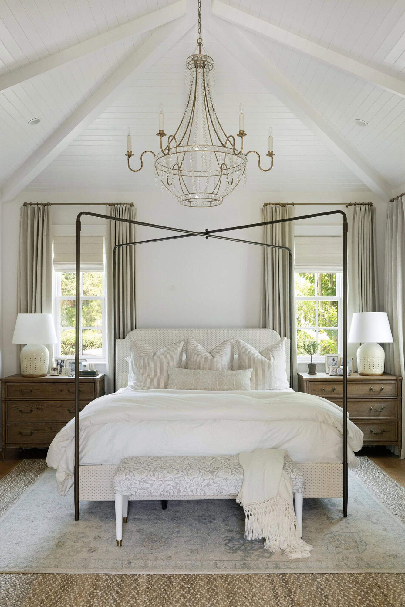 transitional-style-bedroom