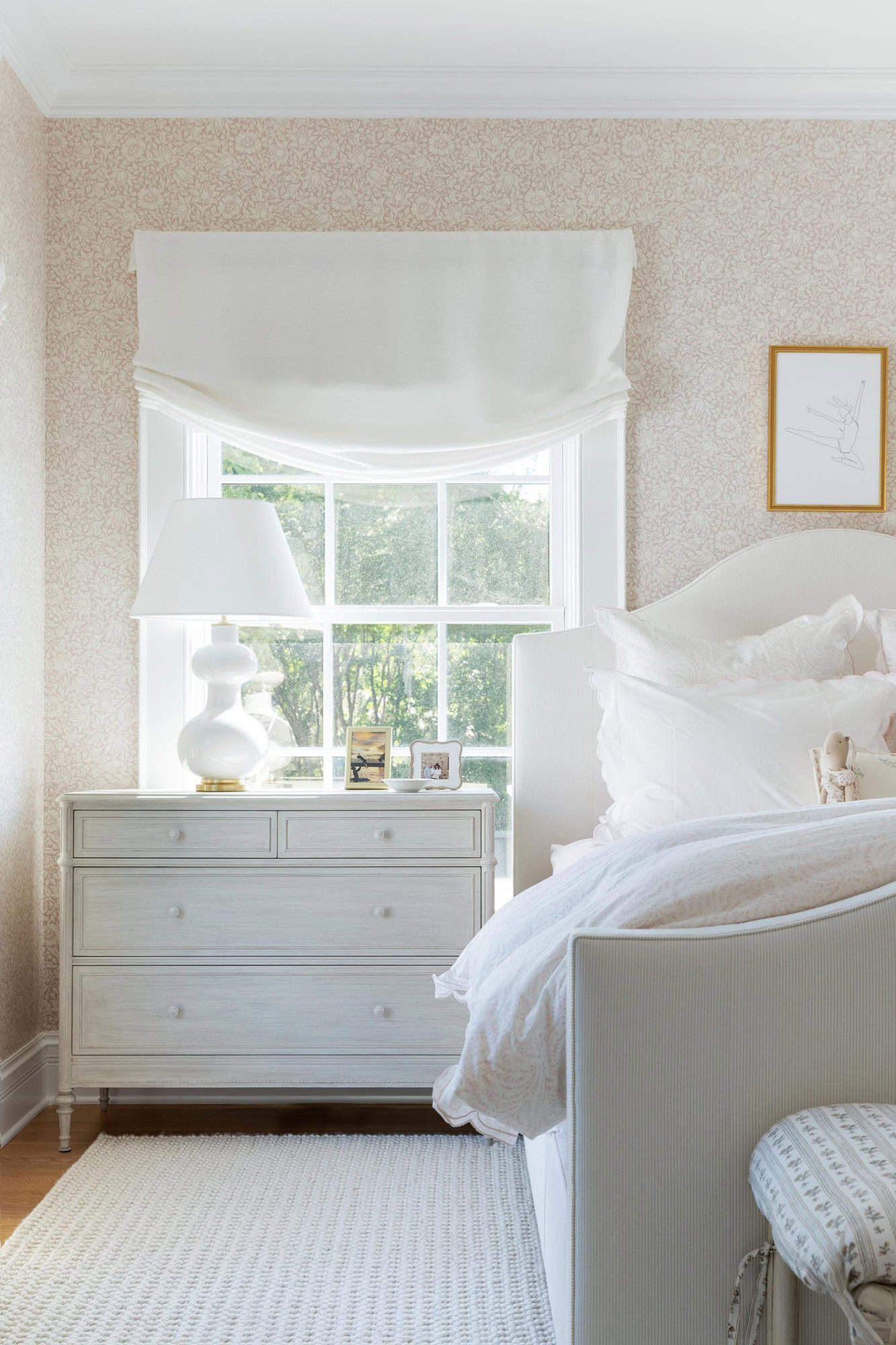 transitional-style-kids-bedroom