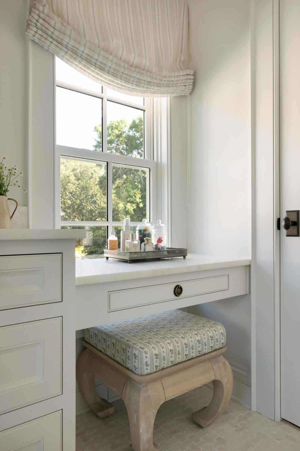 transitional-style-kids-bathroom-vanity