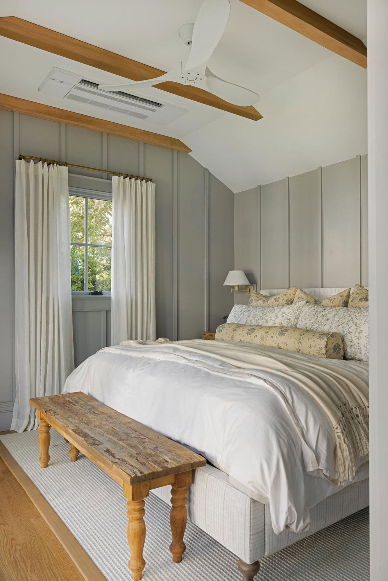 transitional-style-guest-house-bedroom