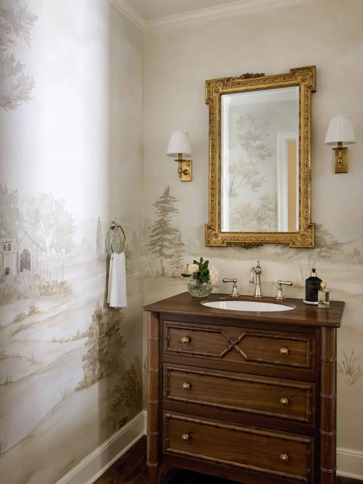 traditional-style-powder-room