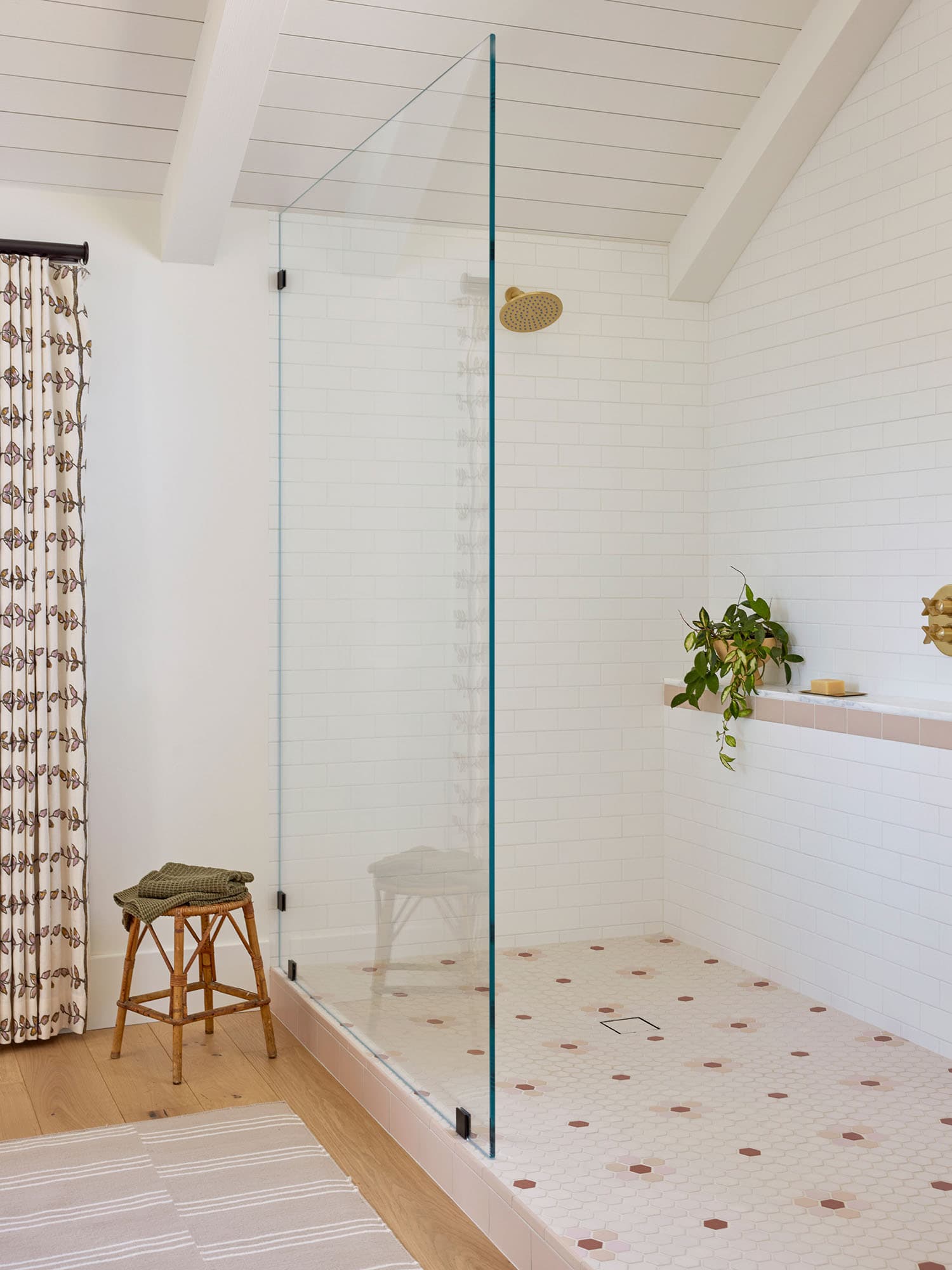 beach-style-bathroom-shower