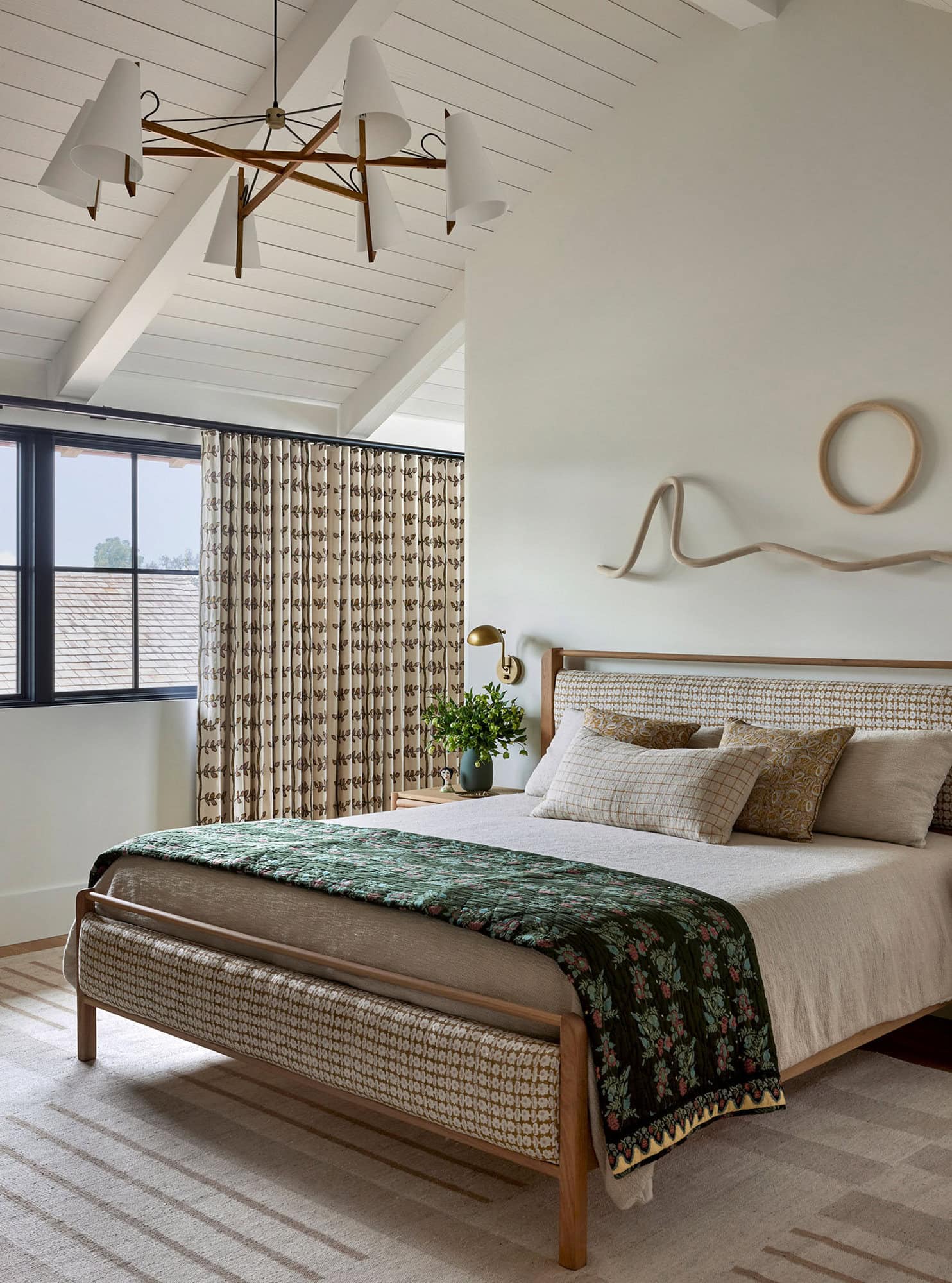 beach-style-bedroom