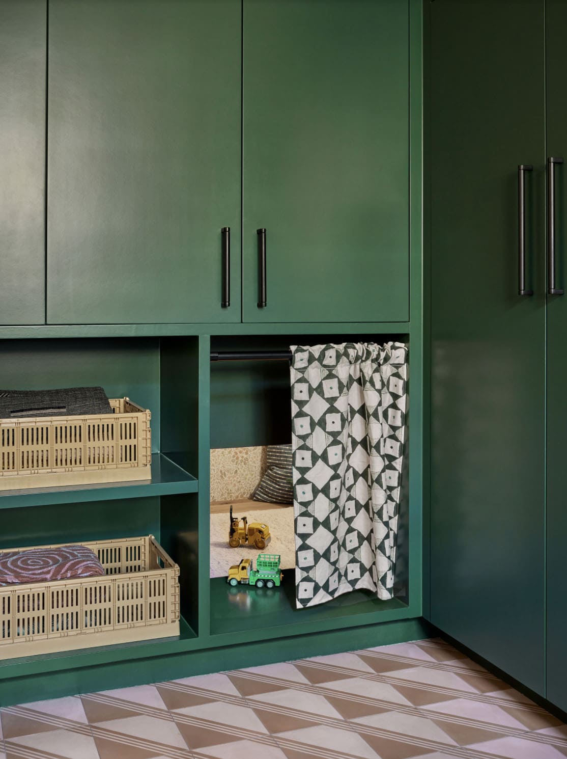 beach-style-laundry-room-green-cabinet-detail